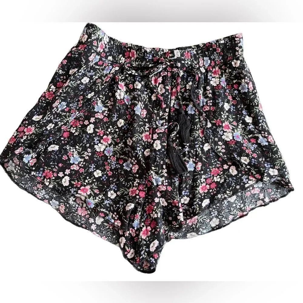 American Eagle Outfitters black floral elastic waistband shorts, size M